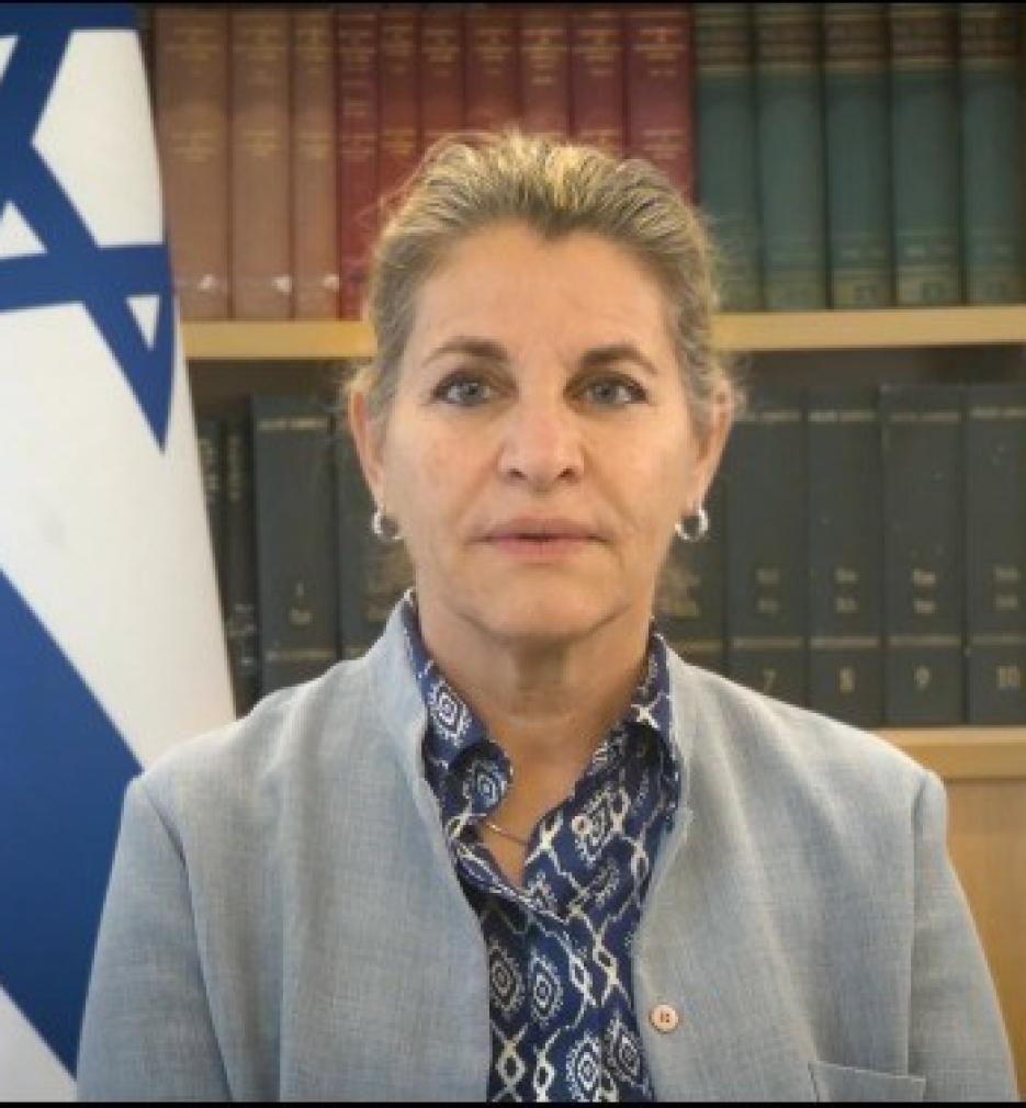 Amira Oron
